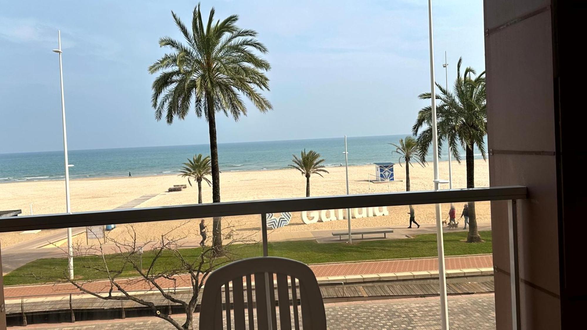 CAPRI GANDIA PRIMERA LÍNEA - Alquiler solo familias Playa de Gandía Exterior foto