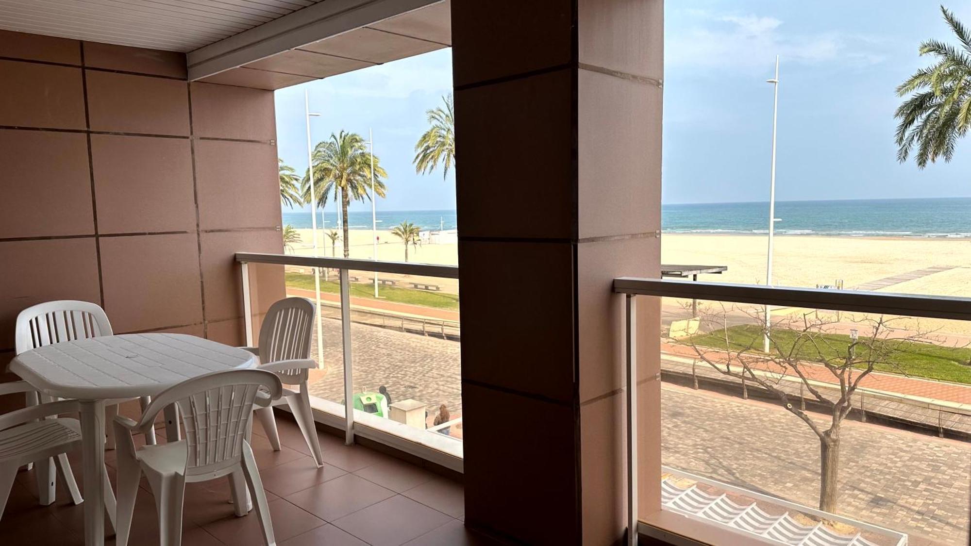 CAPRI GANDIA PRIMERA LÍNEA - Alquiler solo familias Playa de Gandía Exterior foto